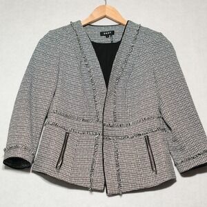 DKNY Tweed Blazer Womens 8 Black White Bouclé Frayed Open Front Clasp Jacket